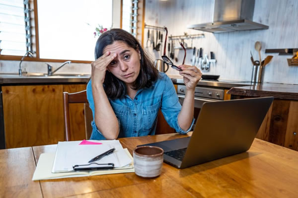 As tendncias do apoio  sade mental e profissional para trabalhadores remotos